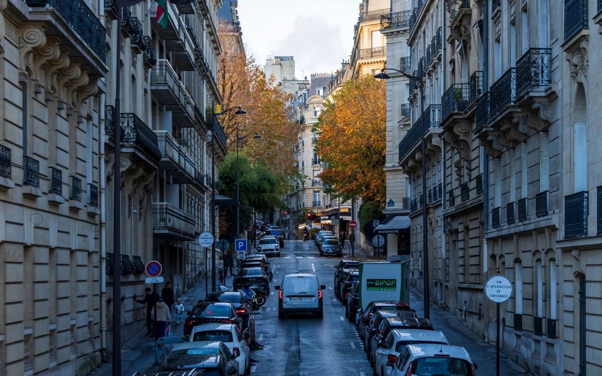 Fourrière Paris : le tarif 2026 et vos recours si elle abîme votre voiture